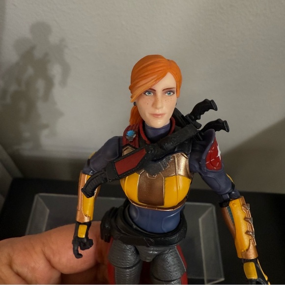 G.I.Joe 6" Action Figure of Snake Eyes Scarlott by Hasbro - Picture 6 of 8